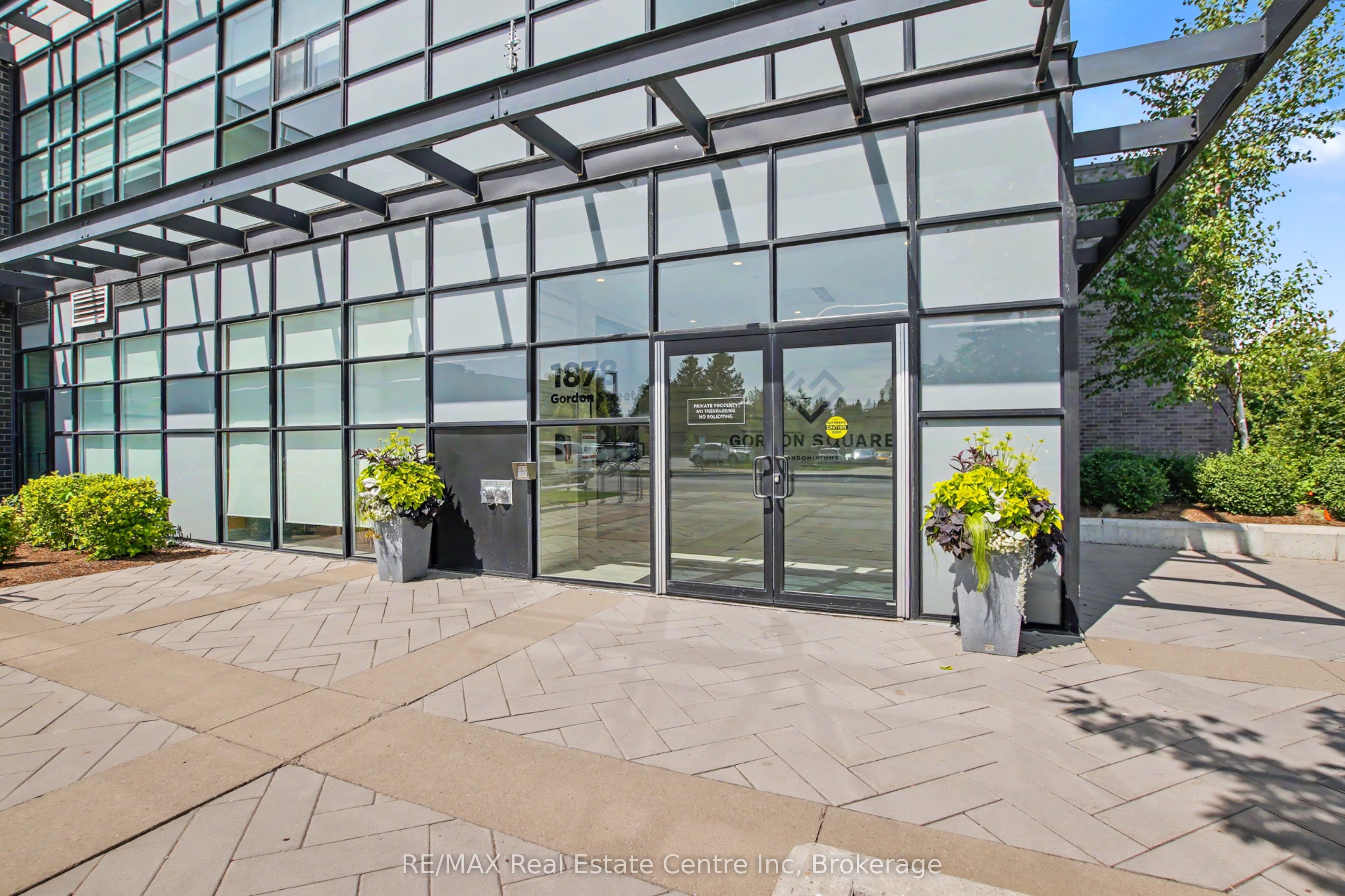 1878 Gordon Street 401