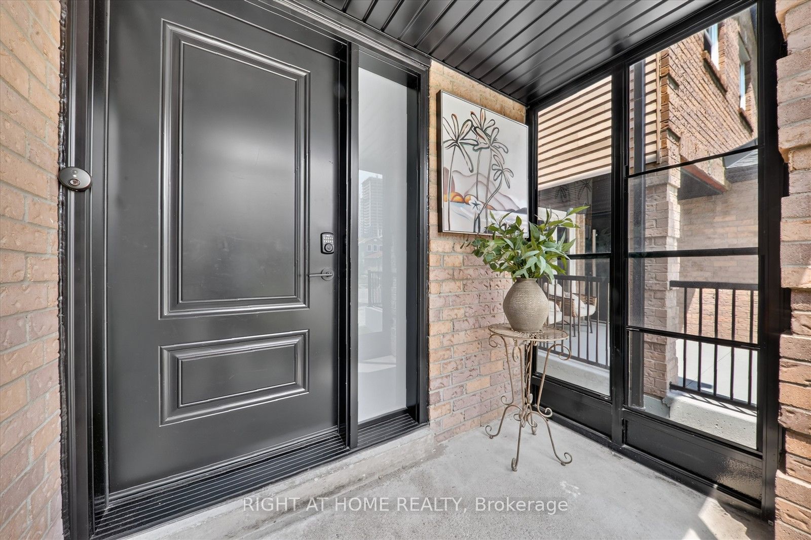 531 Wallenberg Crescent