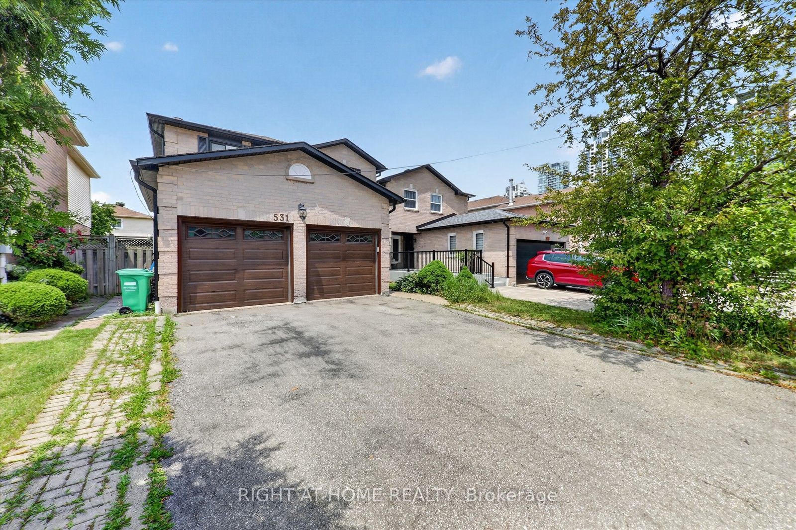 531 Wallenberg Crescent