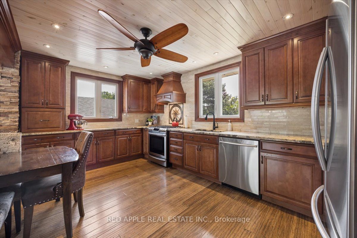 112 Luxury Avenue