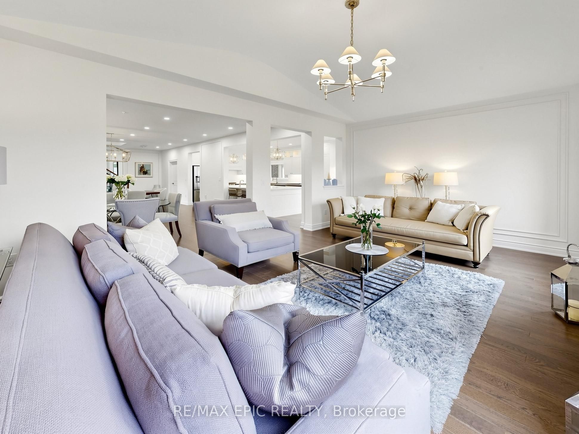 122 Scarlet Way