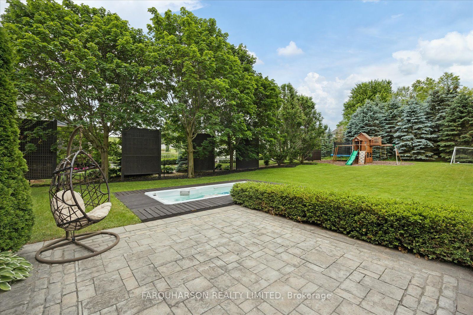 41 Country Club Crescent