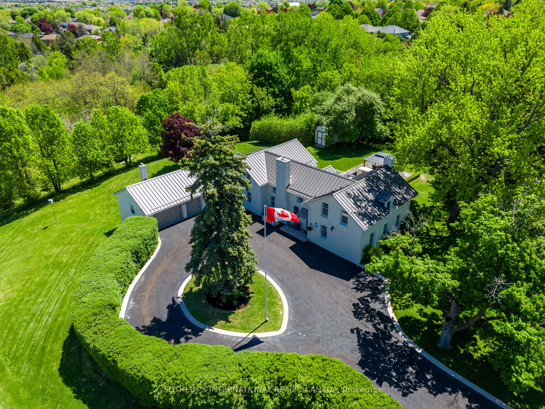 220 Old Yonge Street