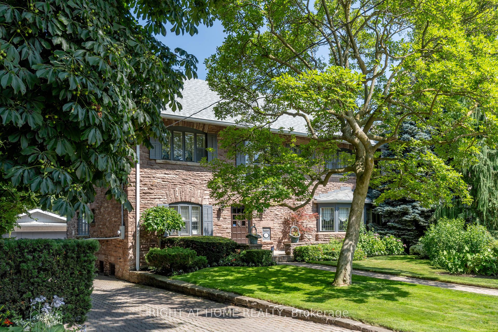 287 RUSSELL HILL Road