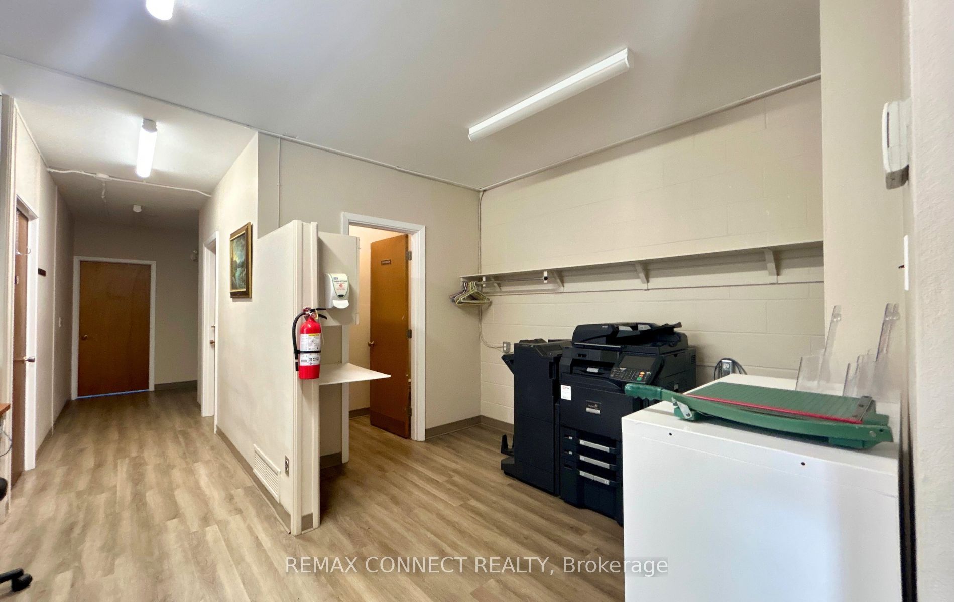 676 Simcoe Street N Lower&Office
