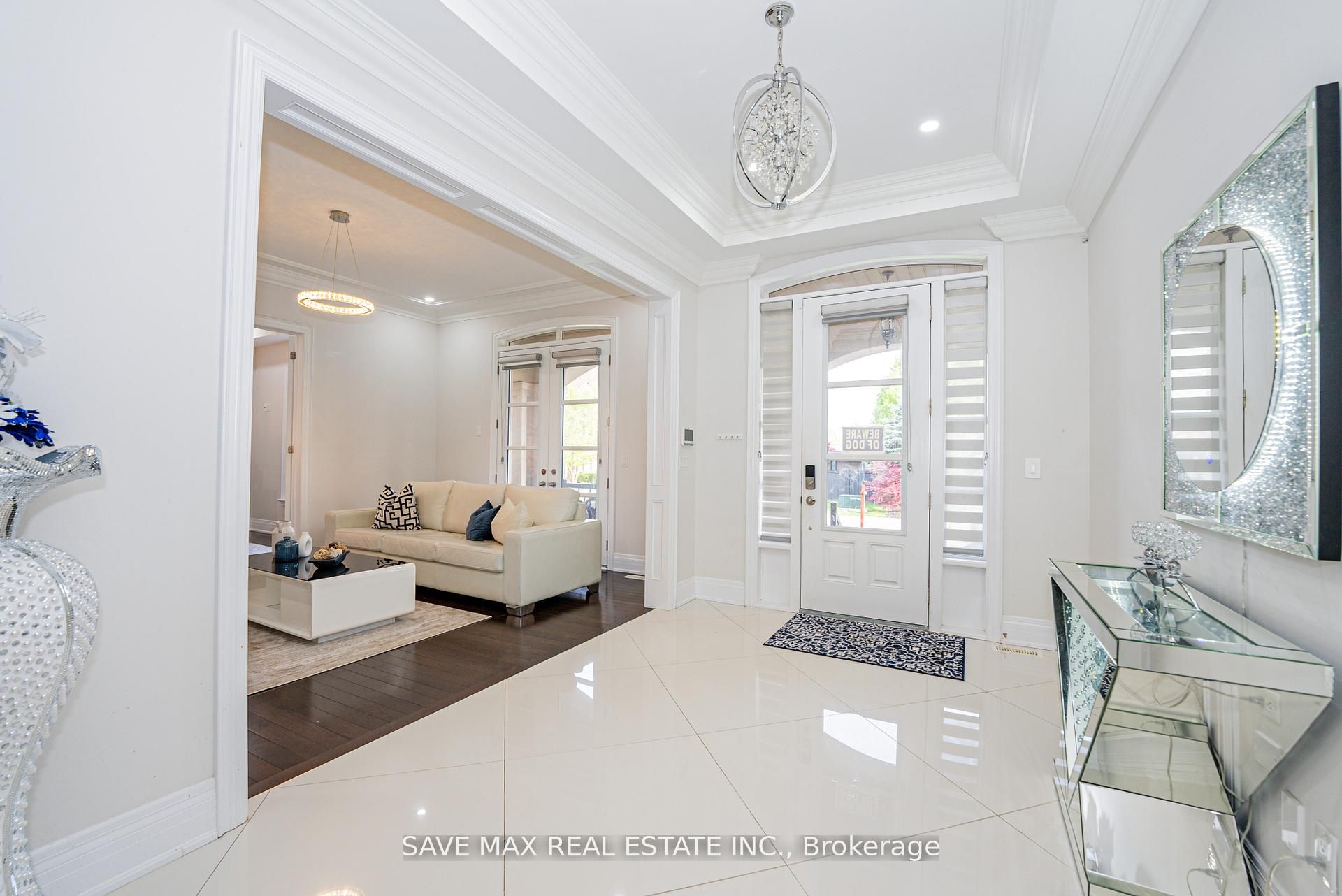 95 Sarracini Crescent