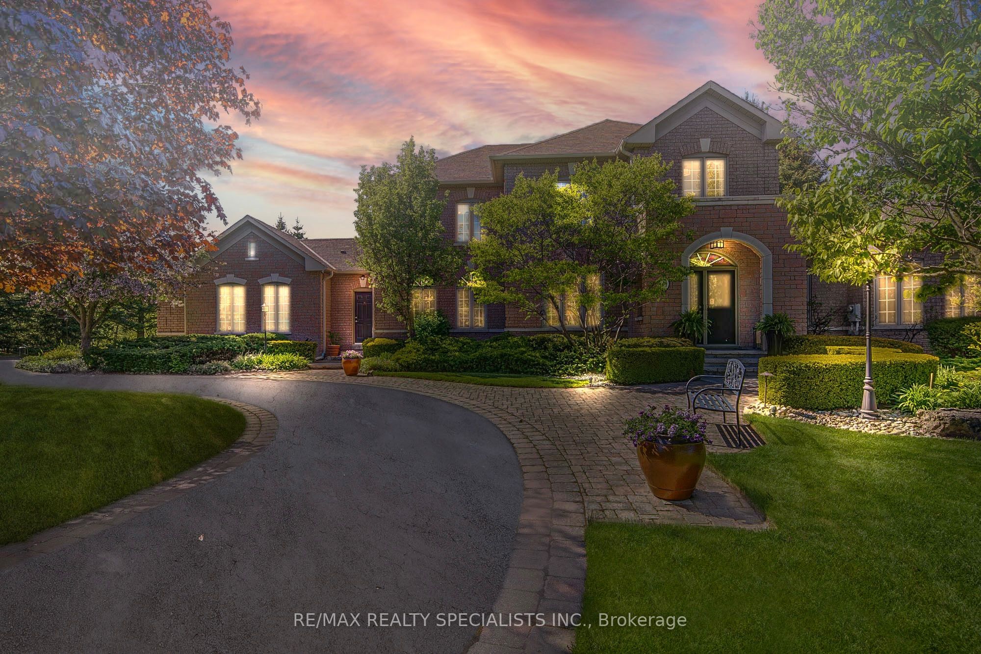 11 Bridlewood Boulevard