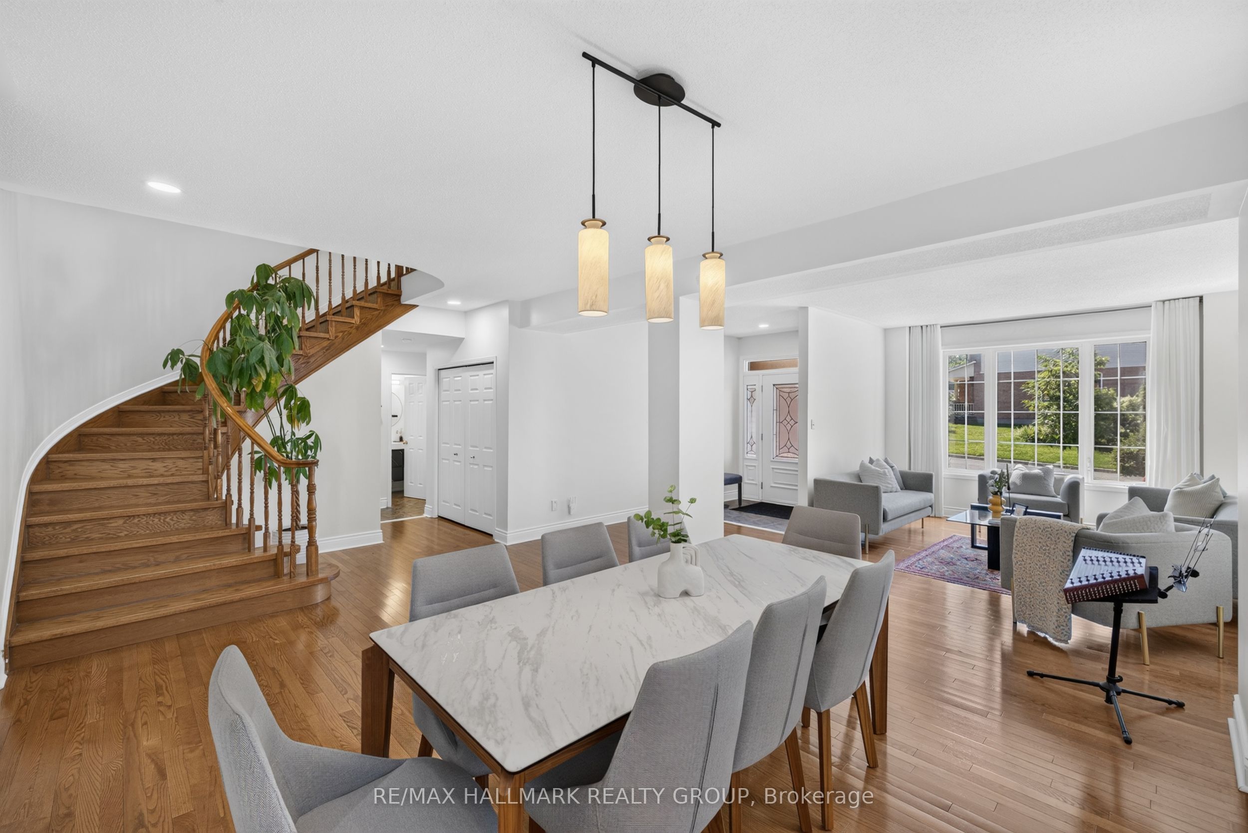 42 Glenrill Place S