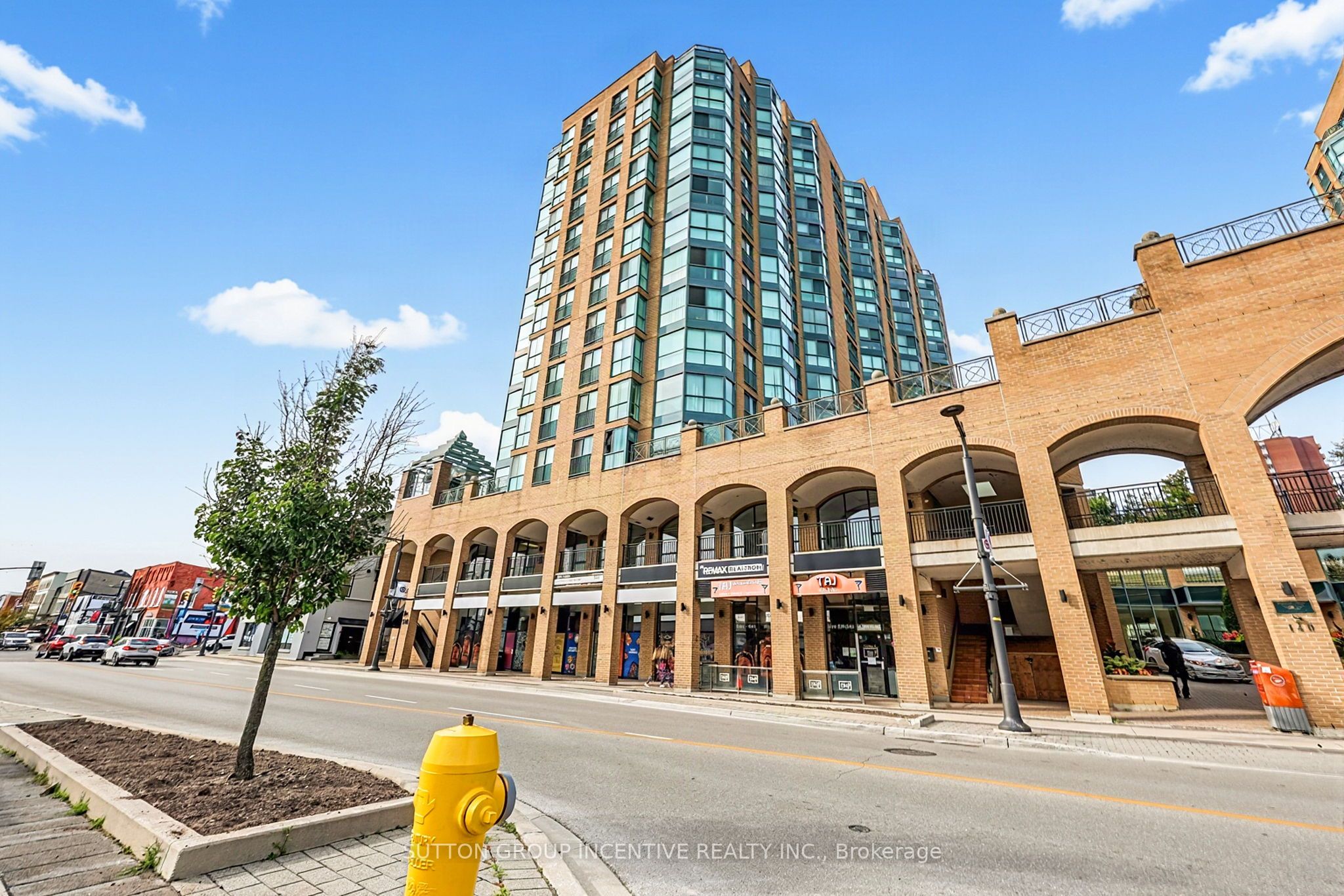 140 Dunlop Street E 304