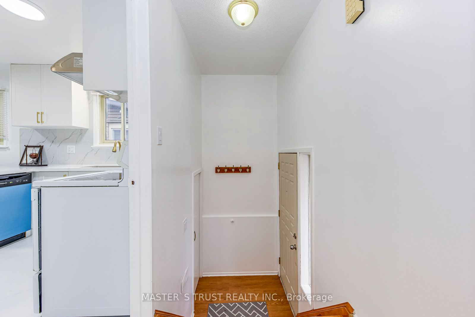 6411 Chaumont Crescent