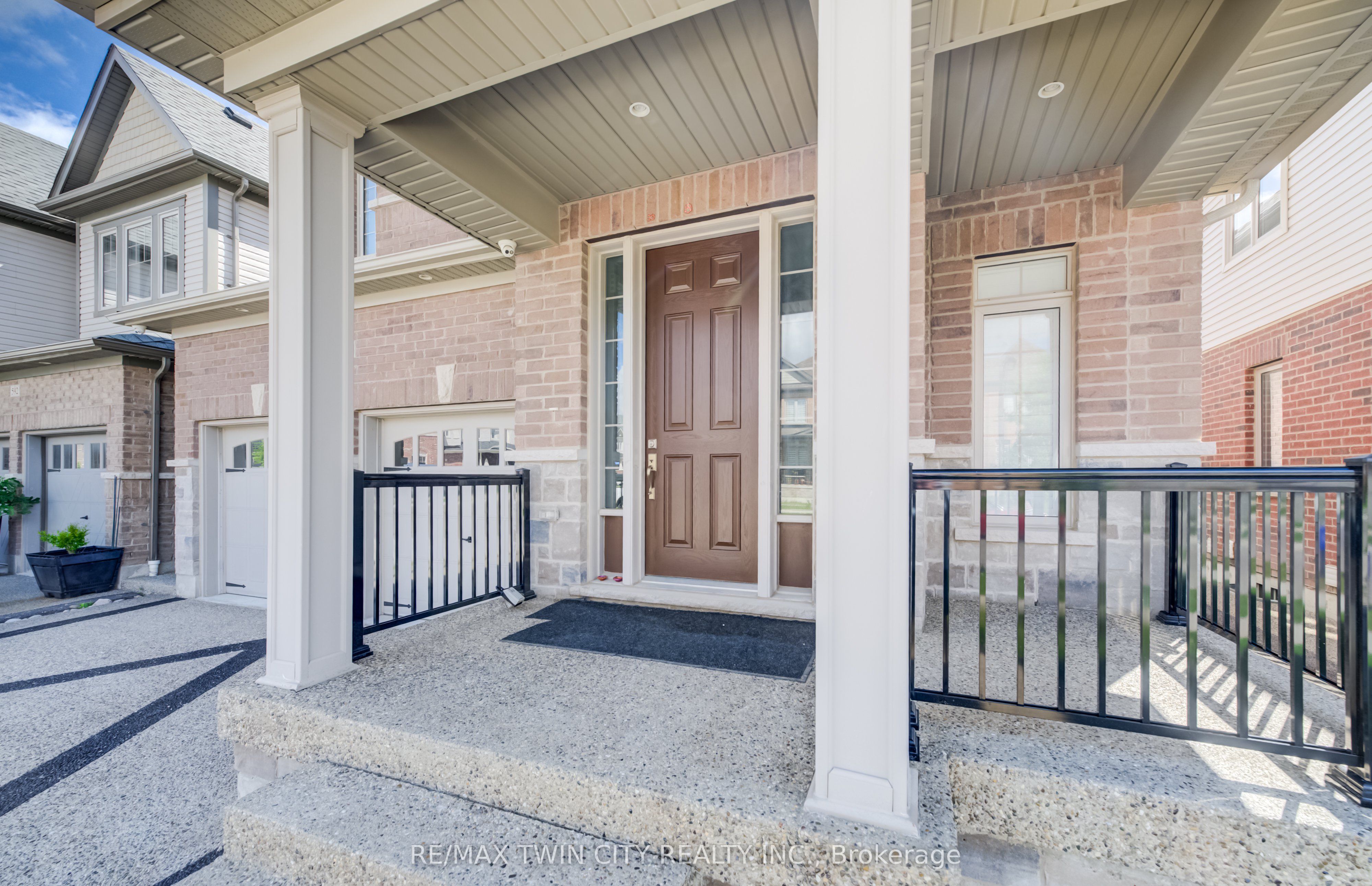 588 BECKVIEW Crescent