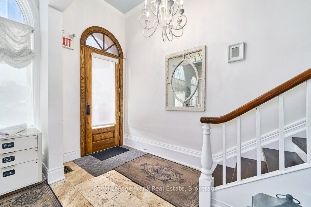 159 Brock Street N