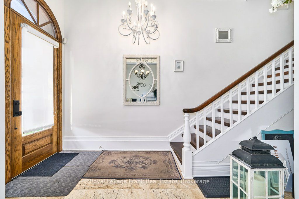 159 Brock Street N