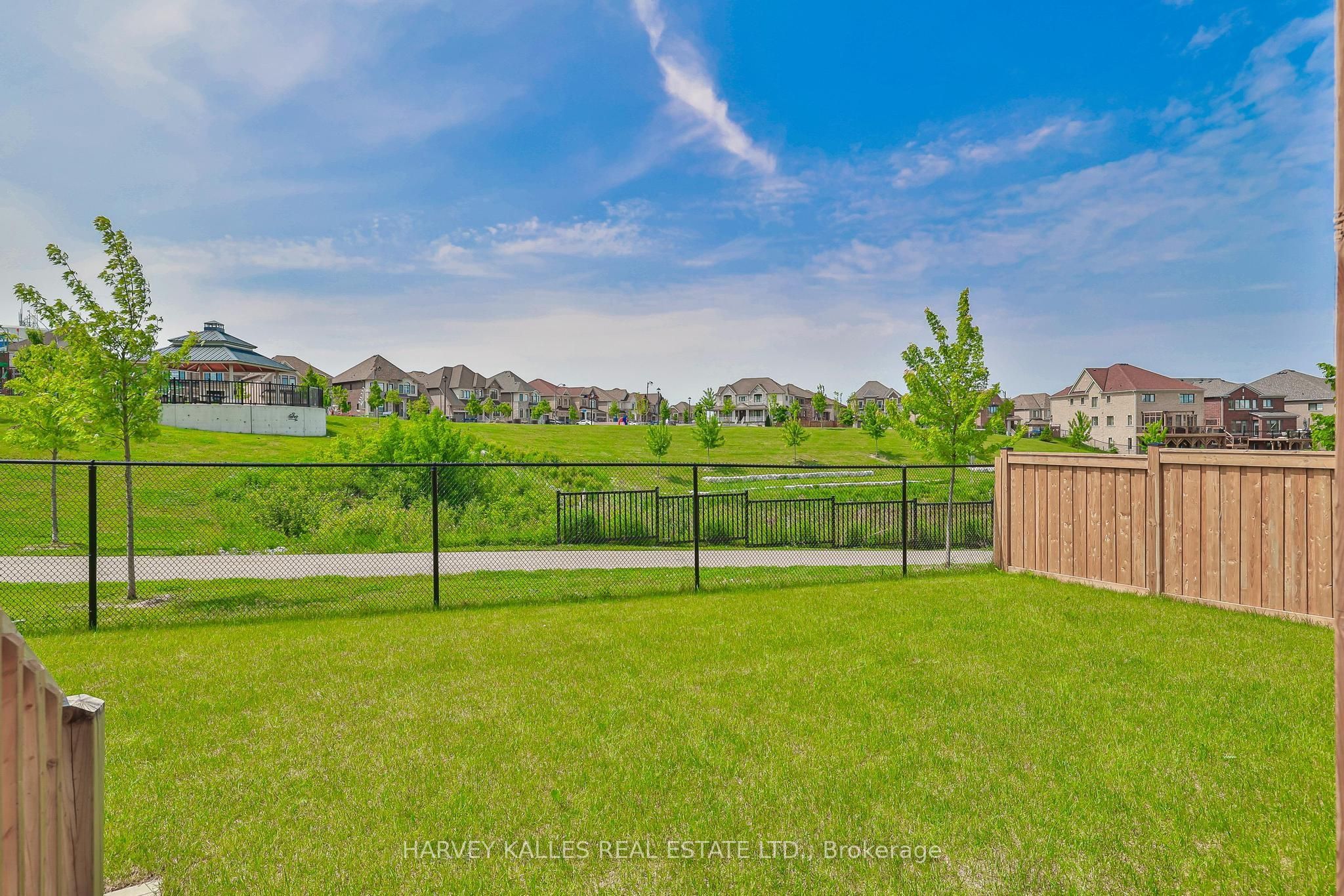 4 Meadow Vista Crescent