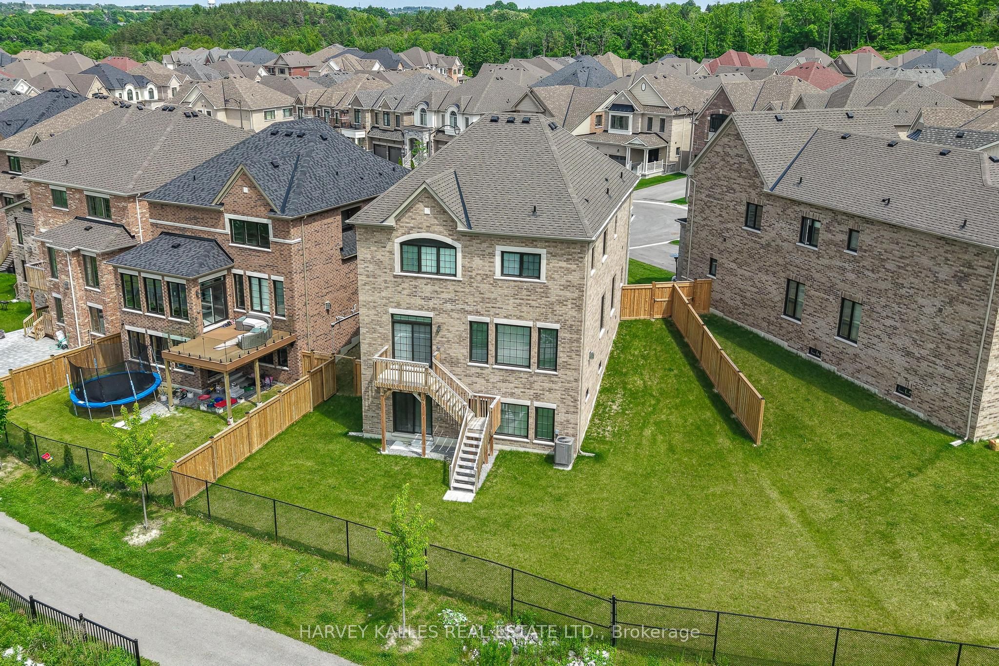 4 Meadow Vista Crescent