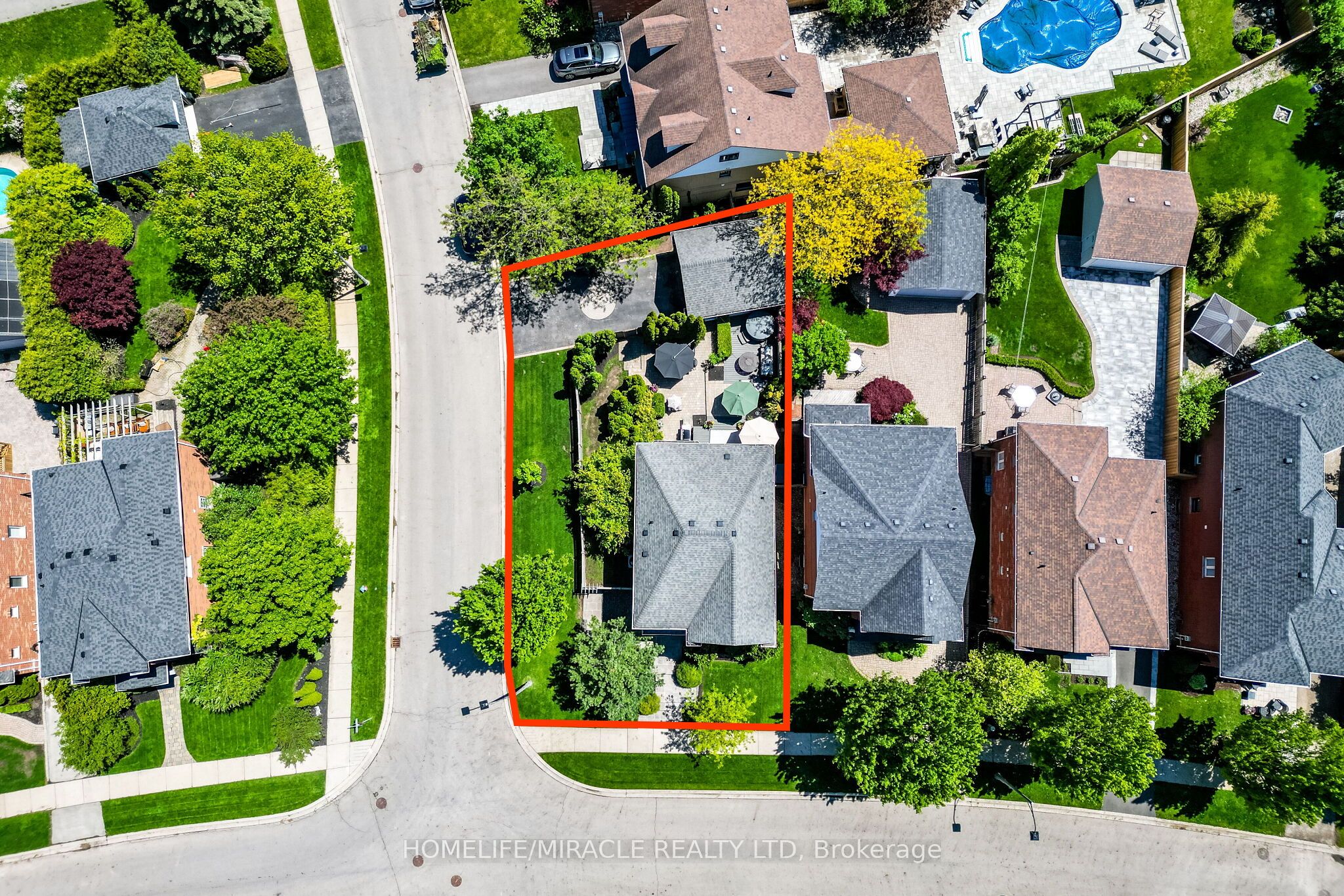 464 Ambleside Drive