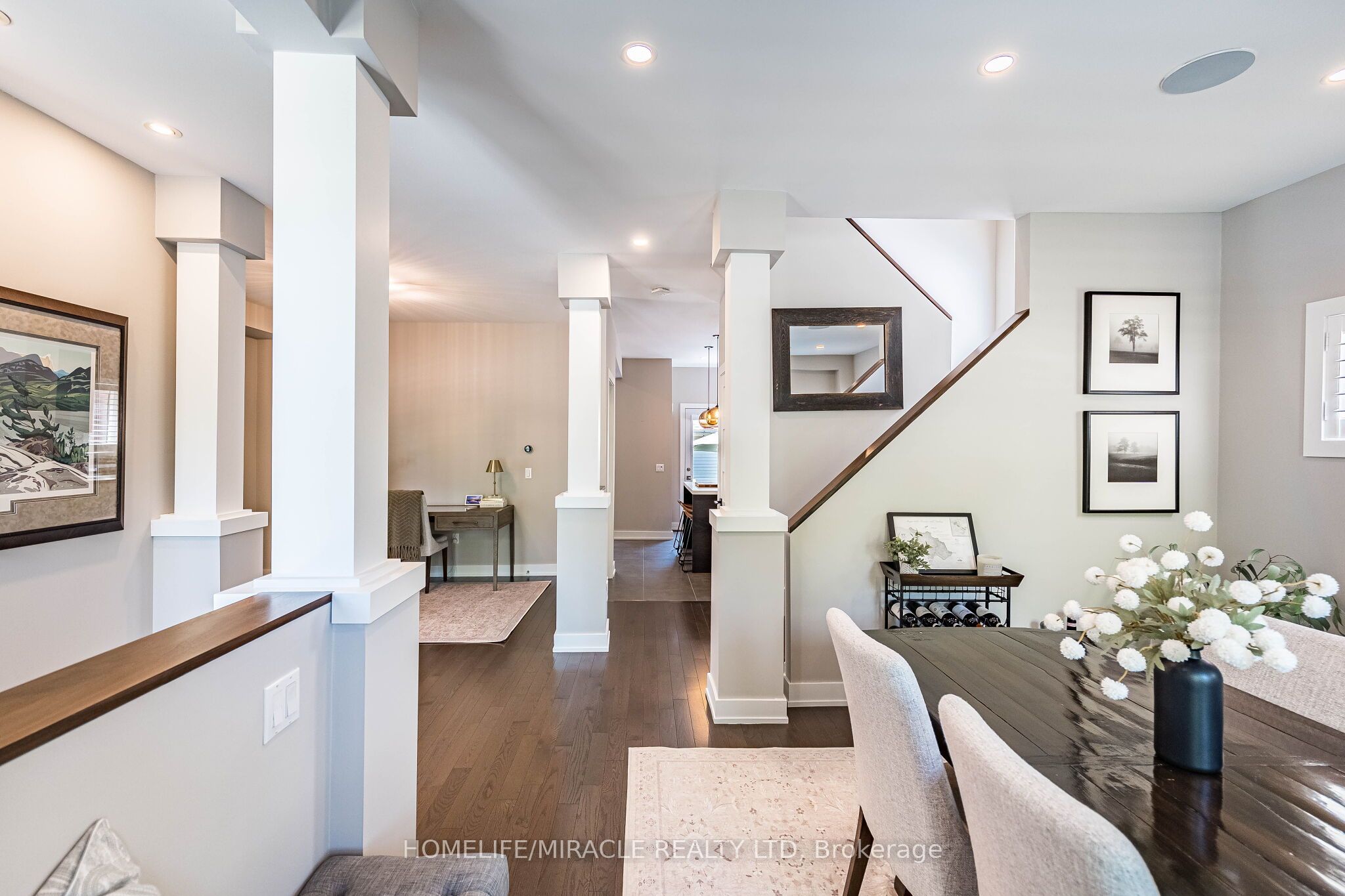 464 Ambleside Drive