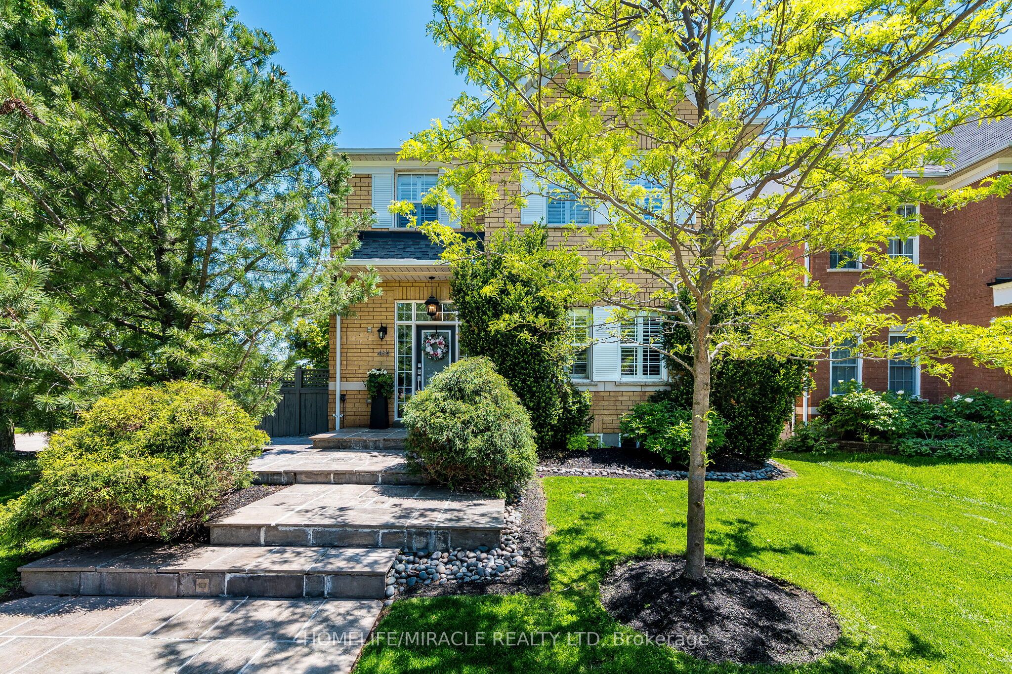 464 Ambleside Drive