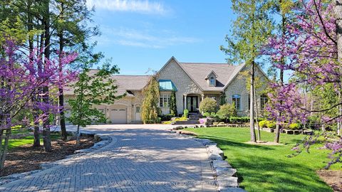 5 Riverstone Court East Gwillimbury ON L0G 1V0