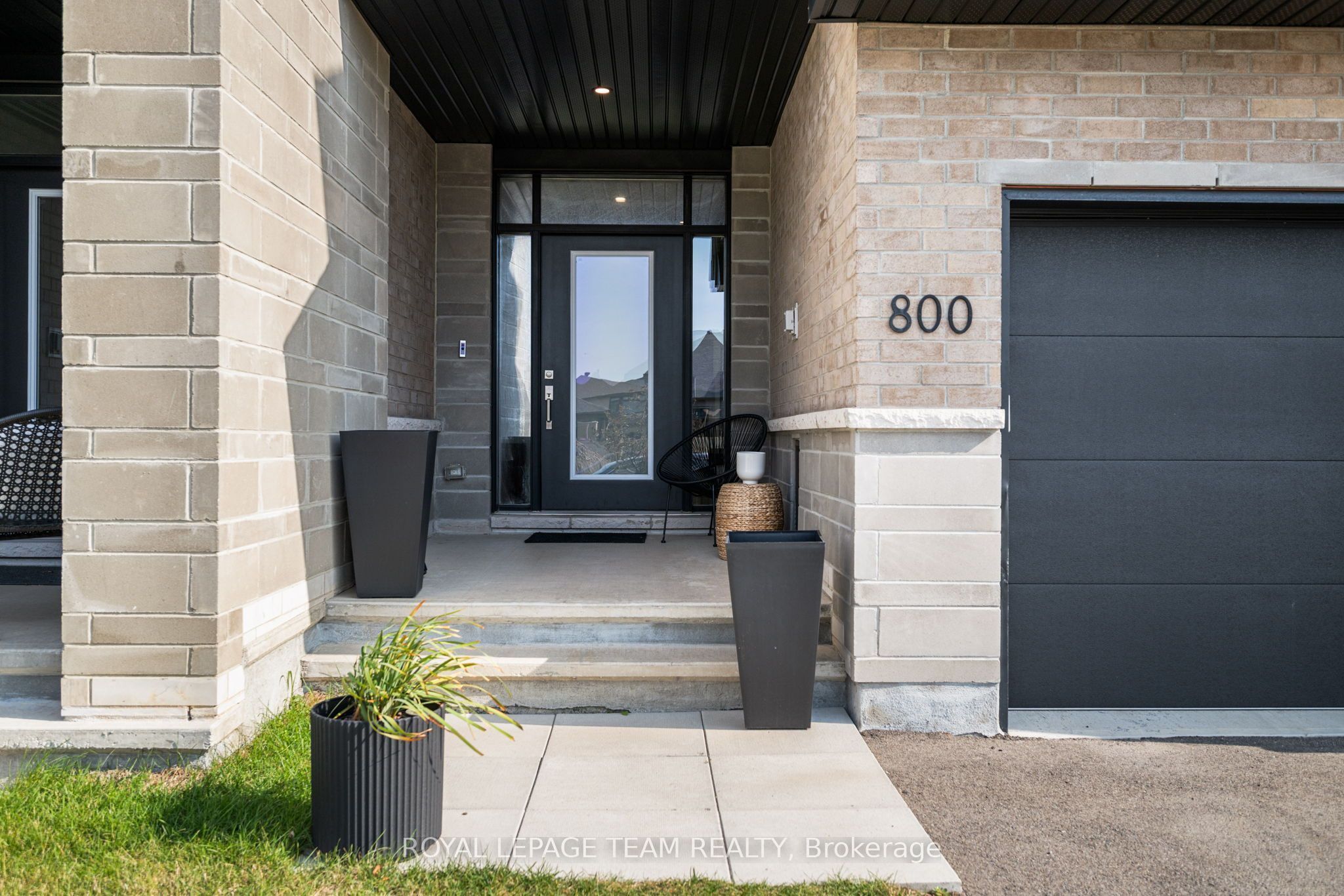 800 Solarium Avenue