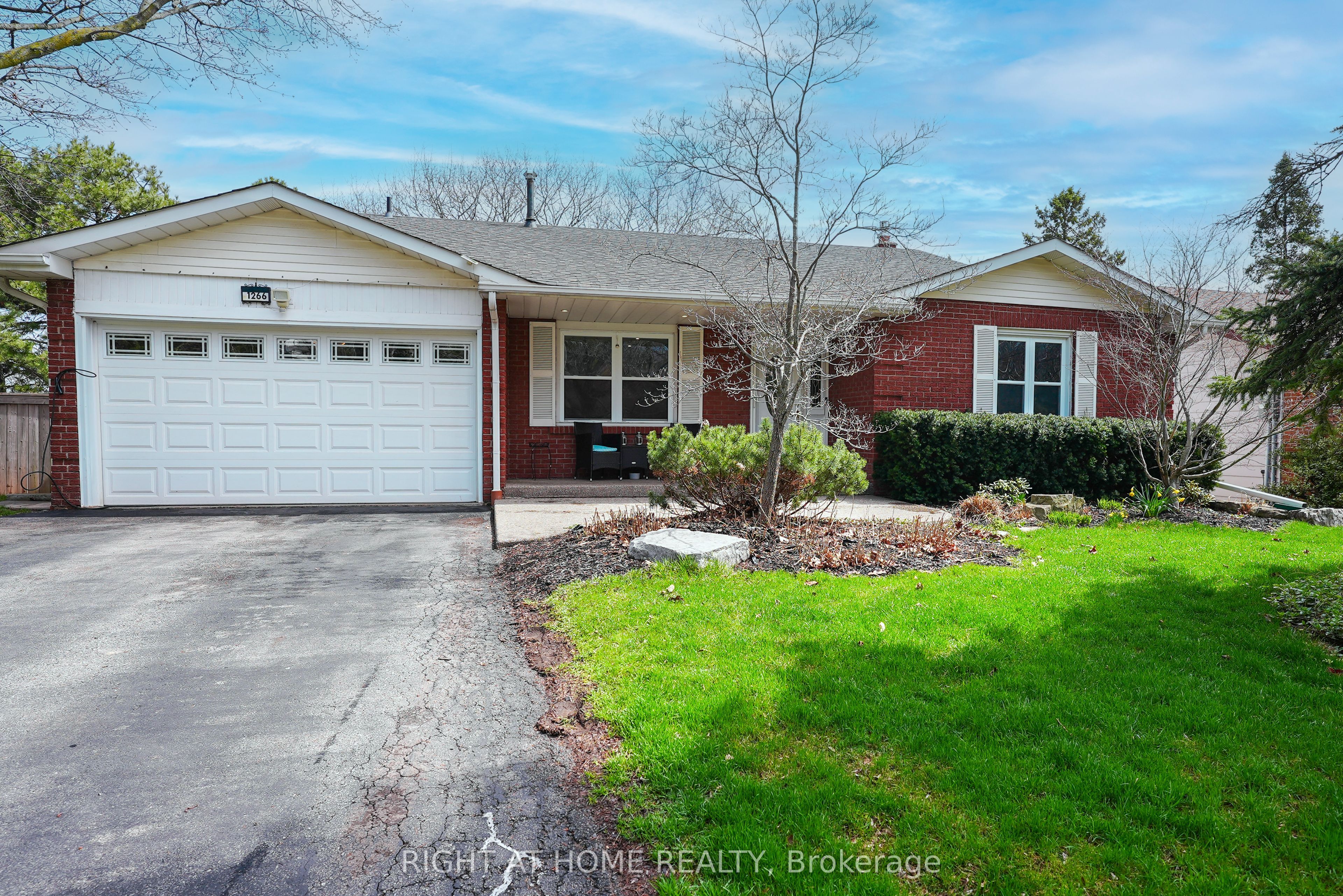 1266 Lakeview Drive