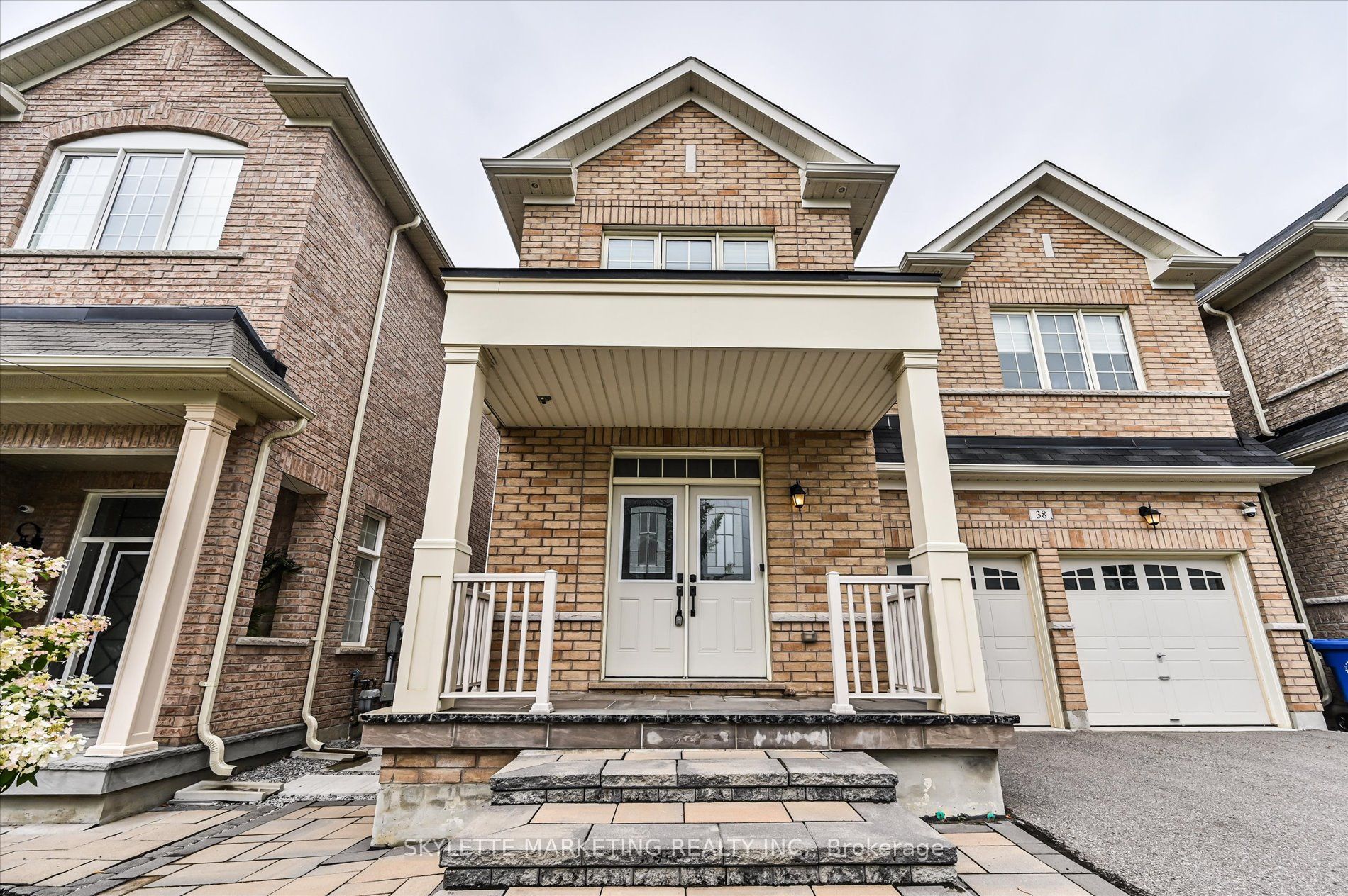 38 Russell Parker Crescent