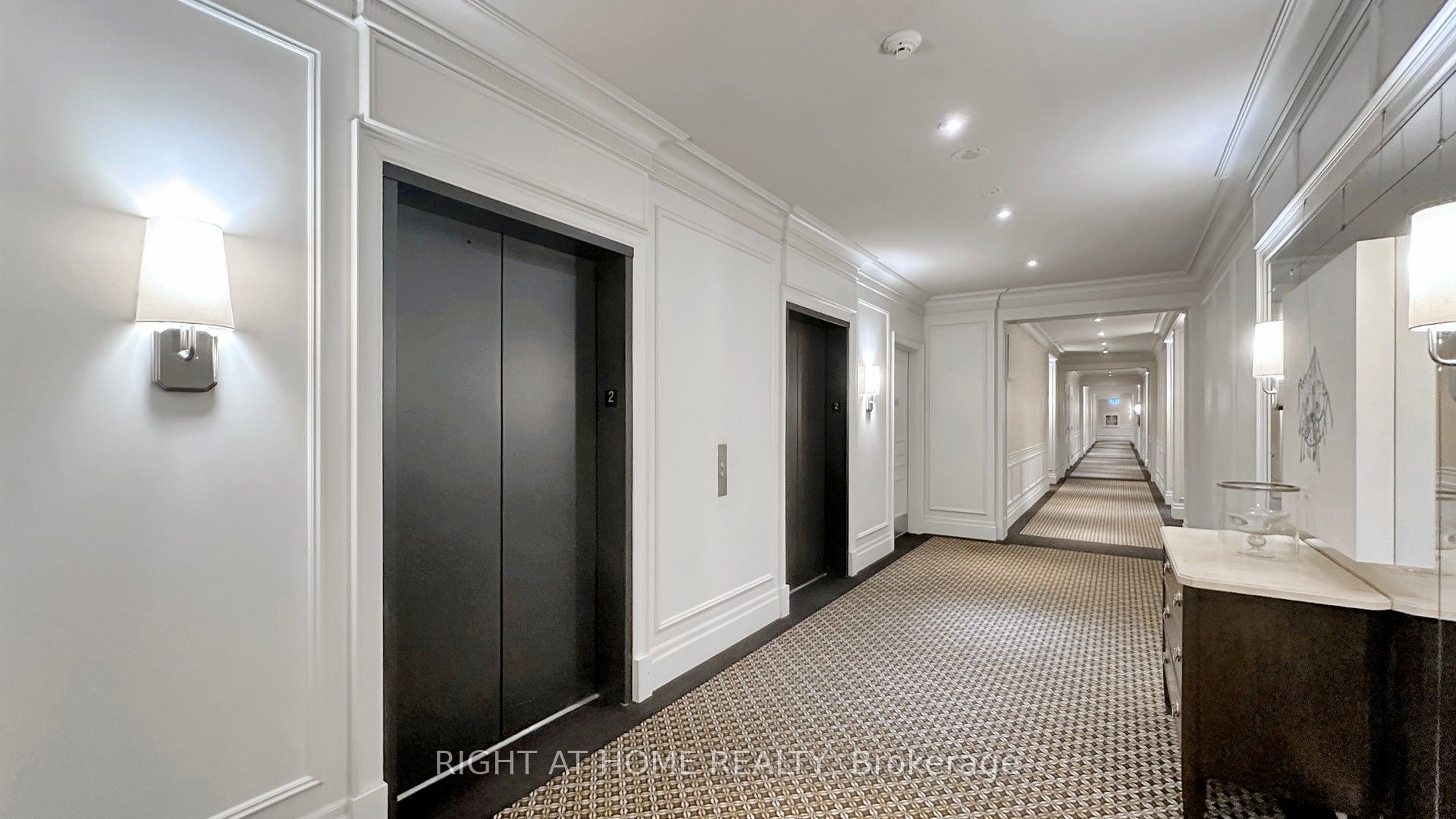 20 Burkebrook Place 306