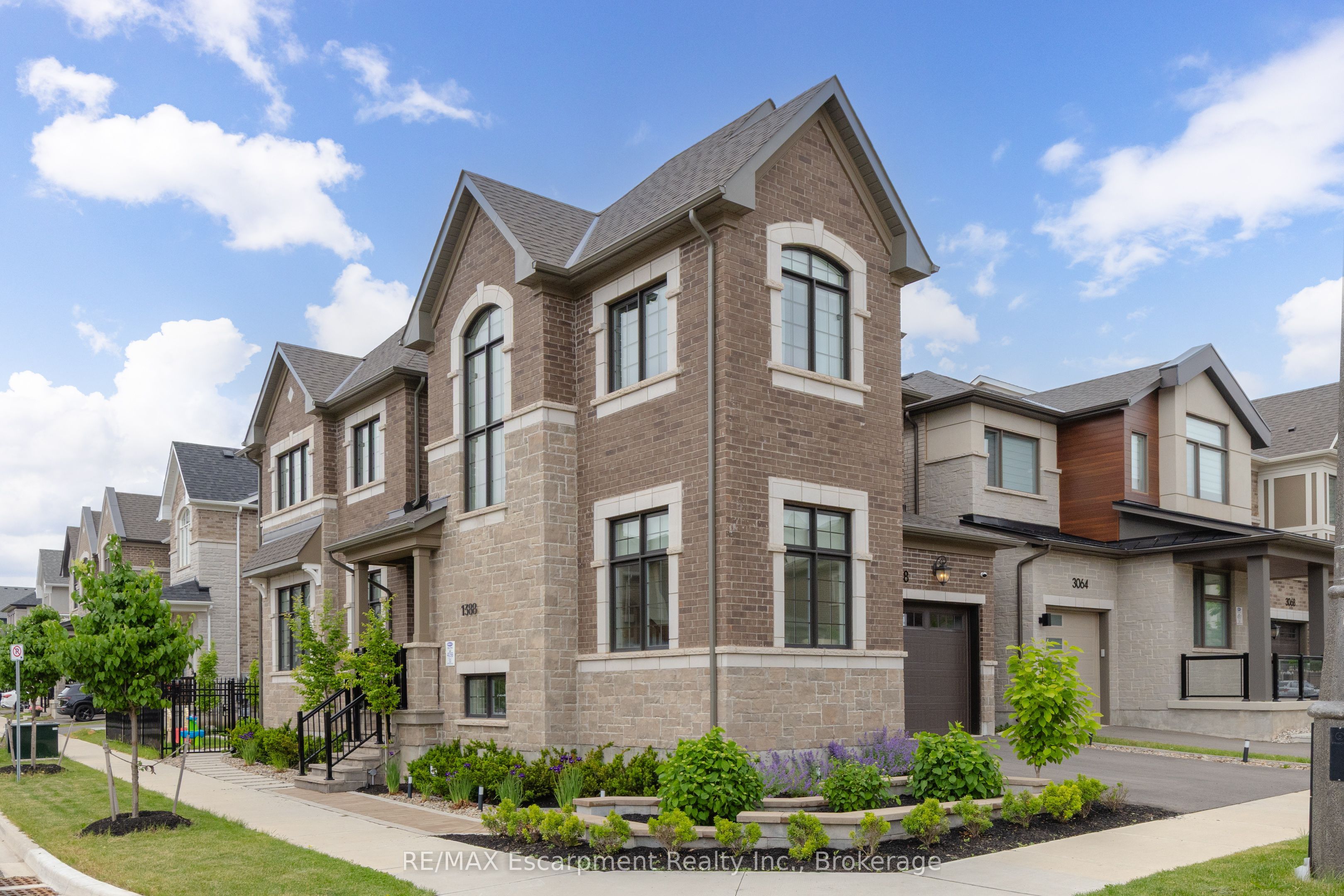 1388 AYMOND Crescent