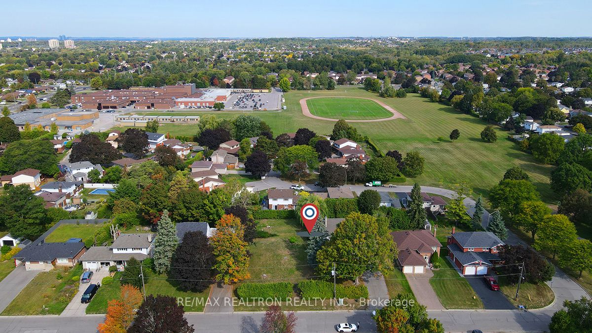 900&904 Parklane Avenue