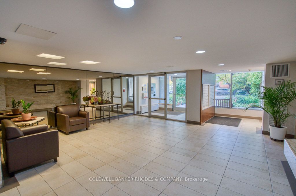 60 Mcleod Street 405