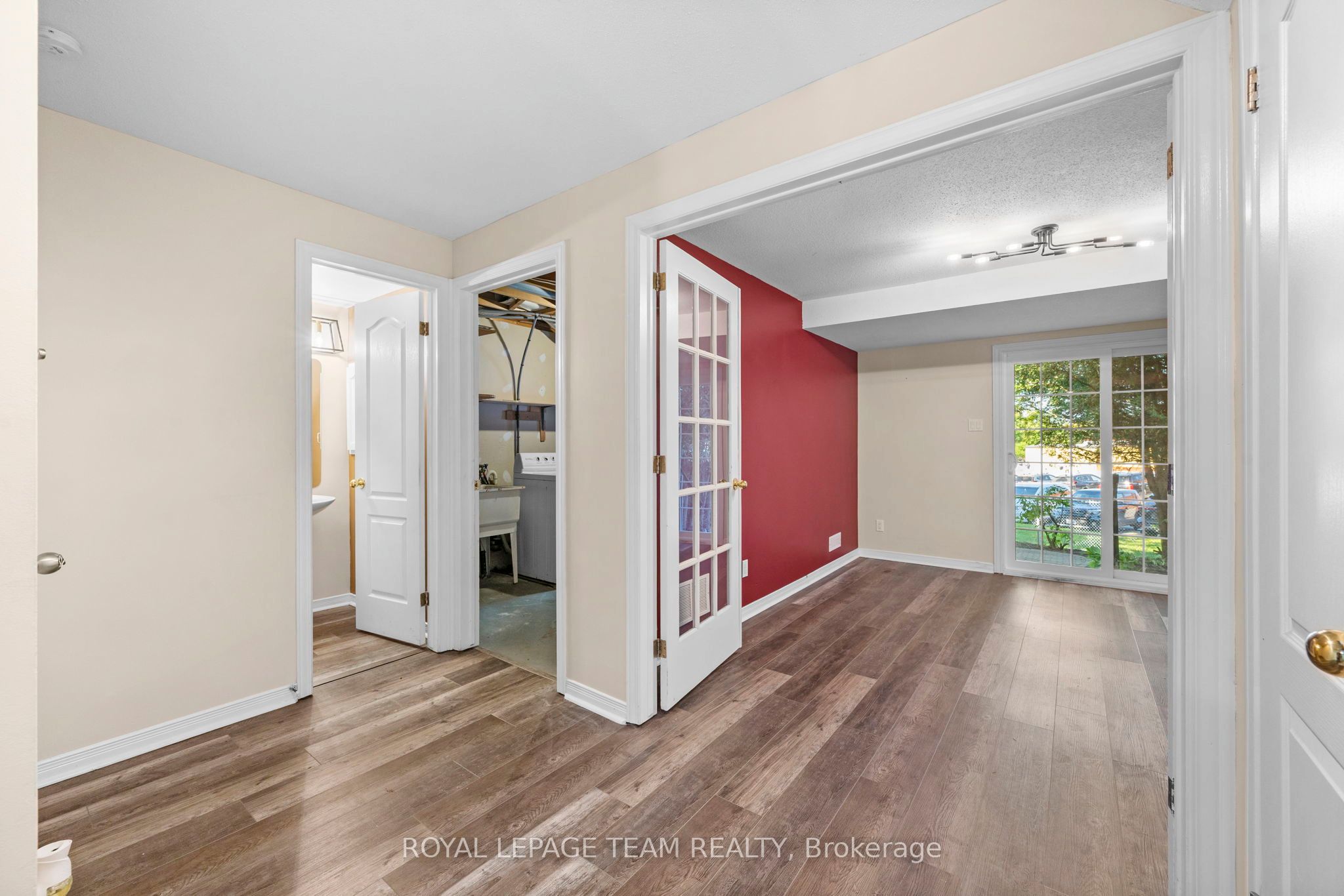 8 Mannington Court