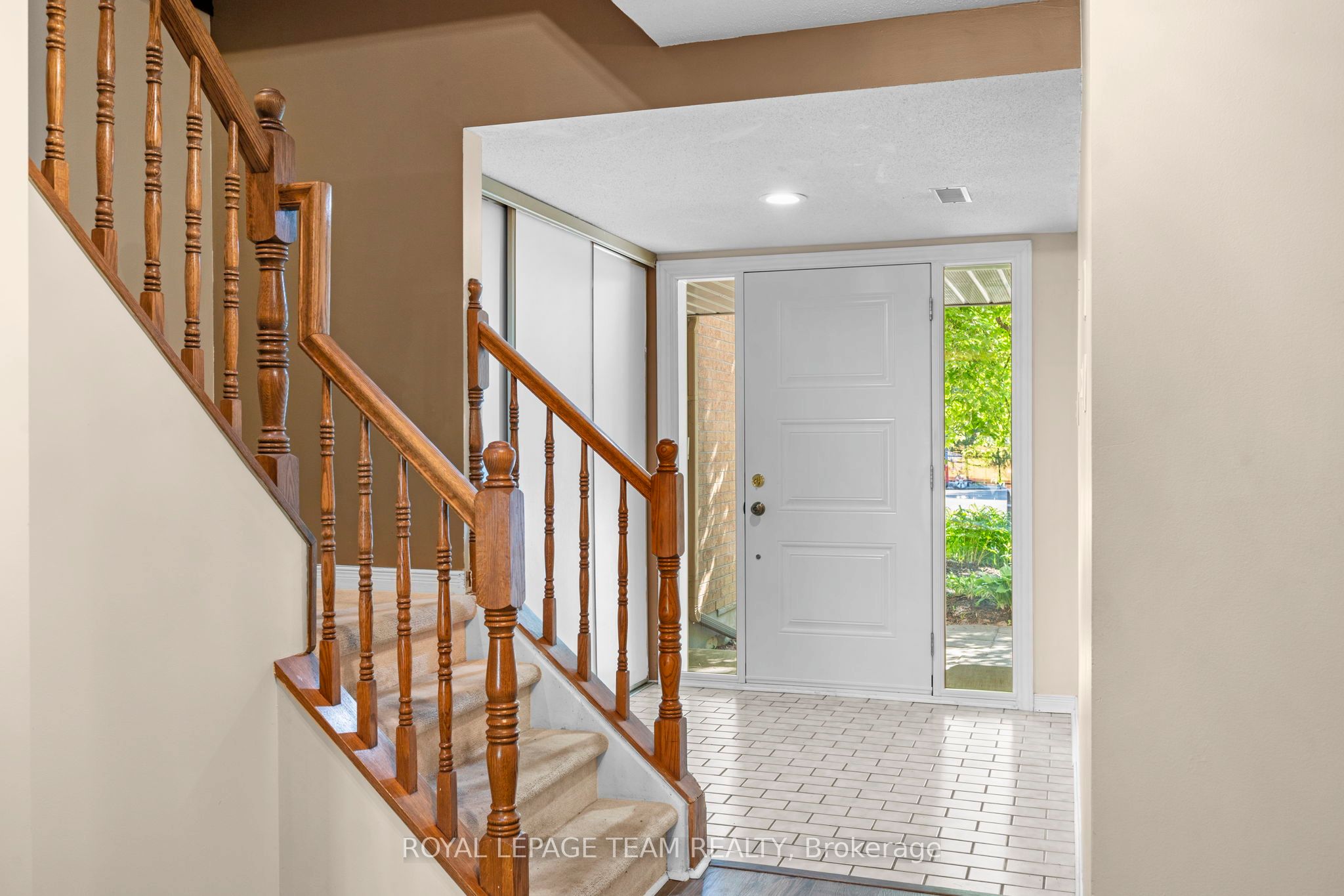 8 Mannington Court