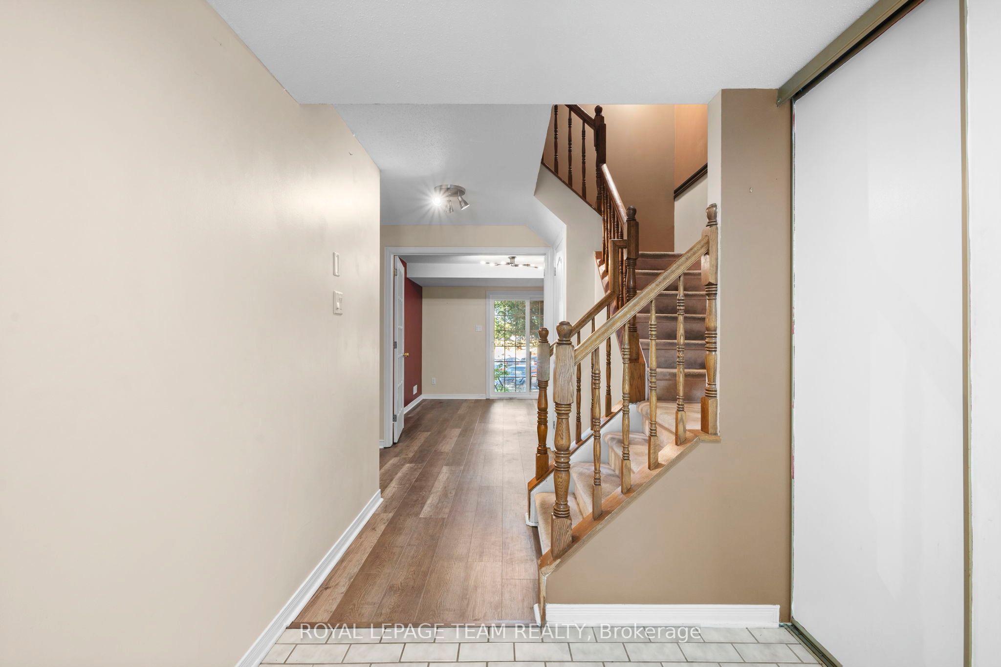8 Mannington Court
