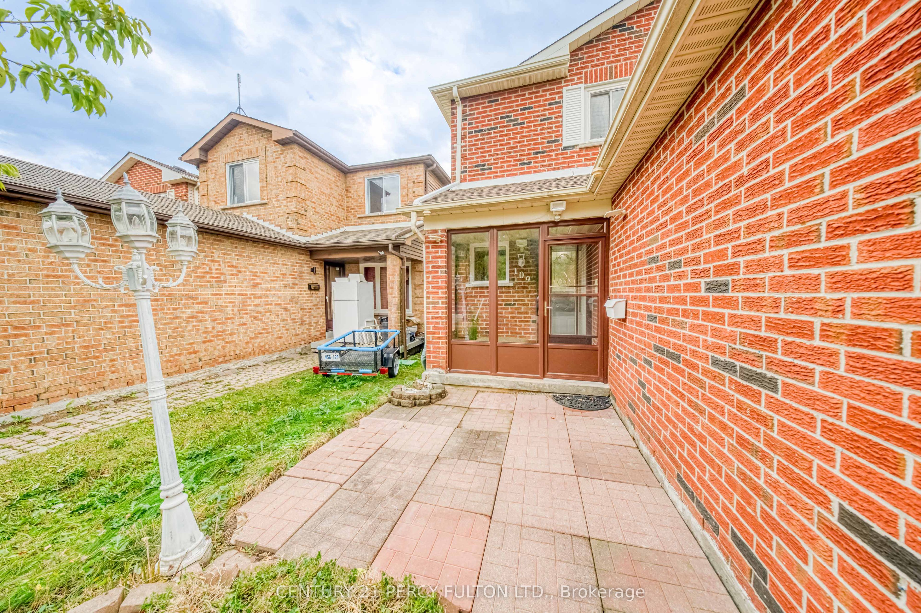 109 Swinton Crescent