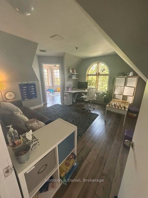 101 Mary Street W 302
