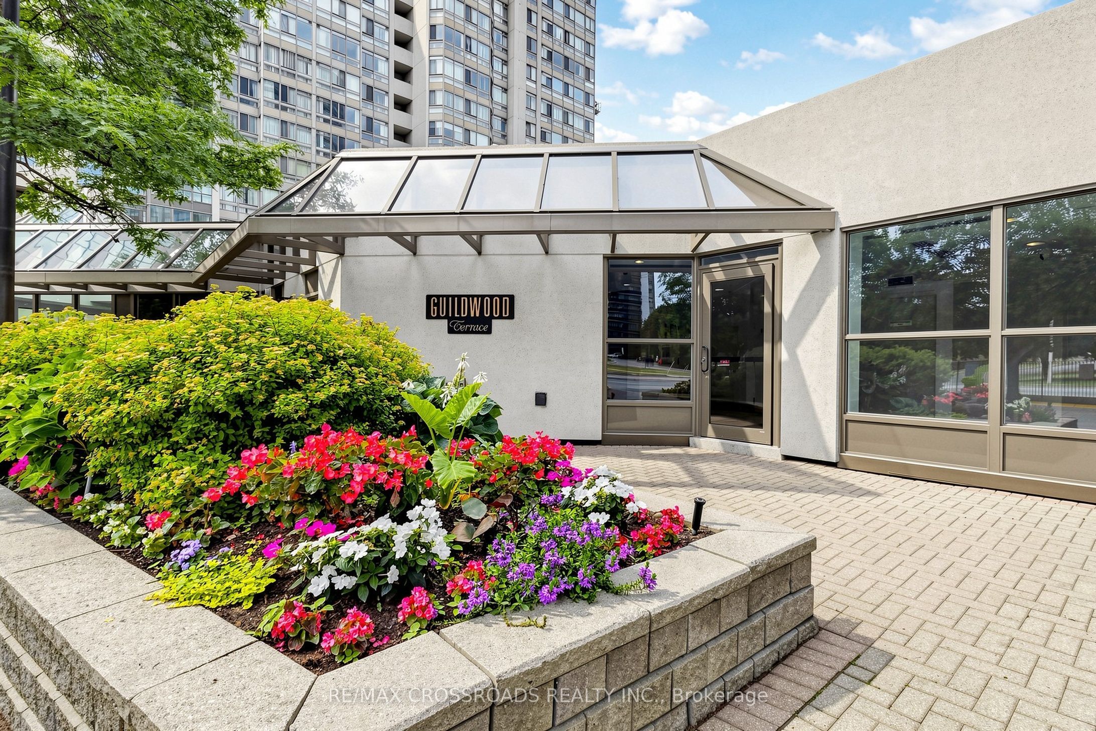 3233 Eglinton Avenue E 511