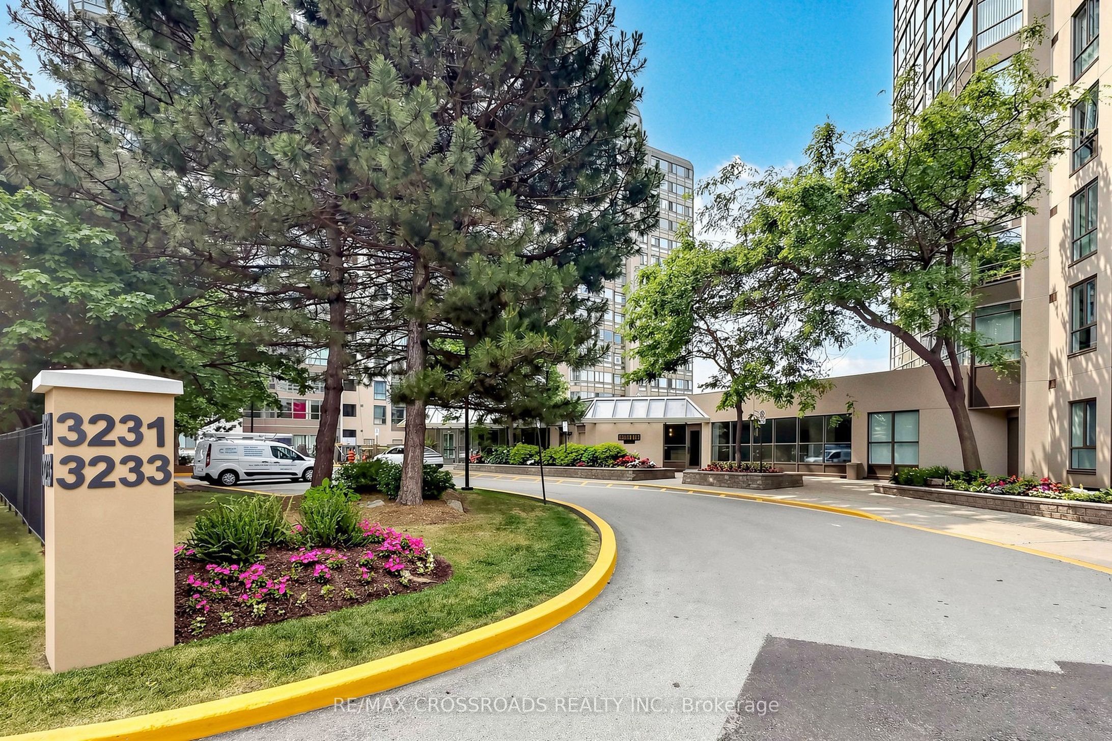 3233 Eglinton Avenue E 511