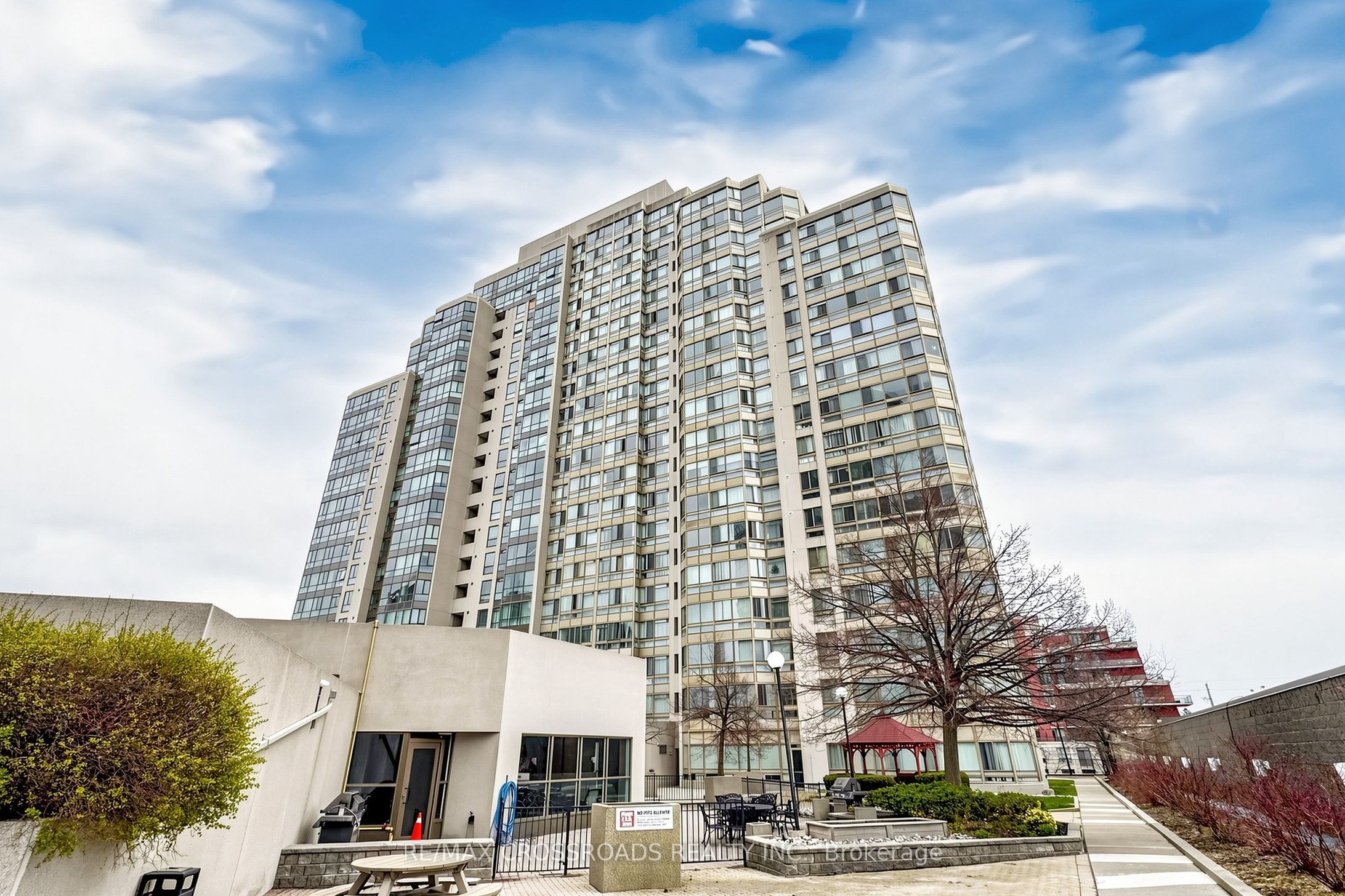 3233 Eglinton Avenue E 511