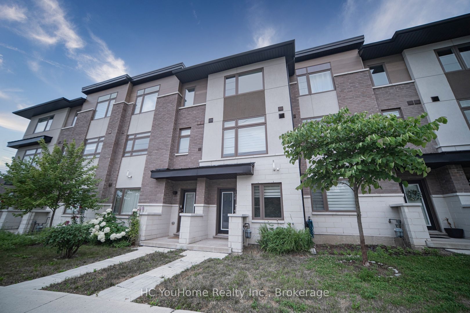 250 Finch Avenue 106