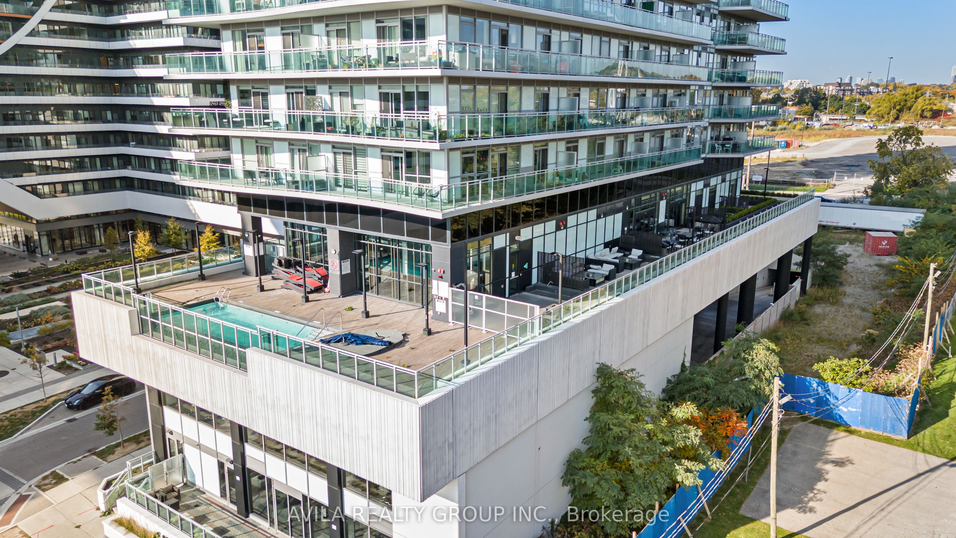 33 Shore Breeze Drive S 1707