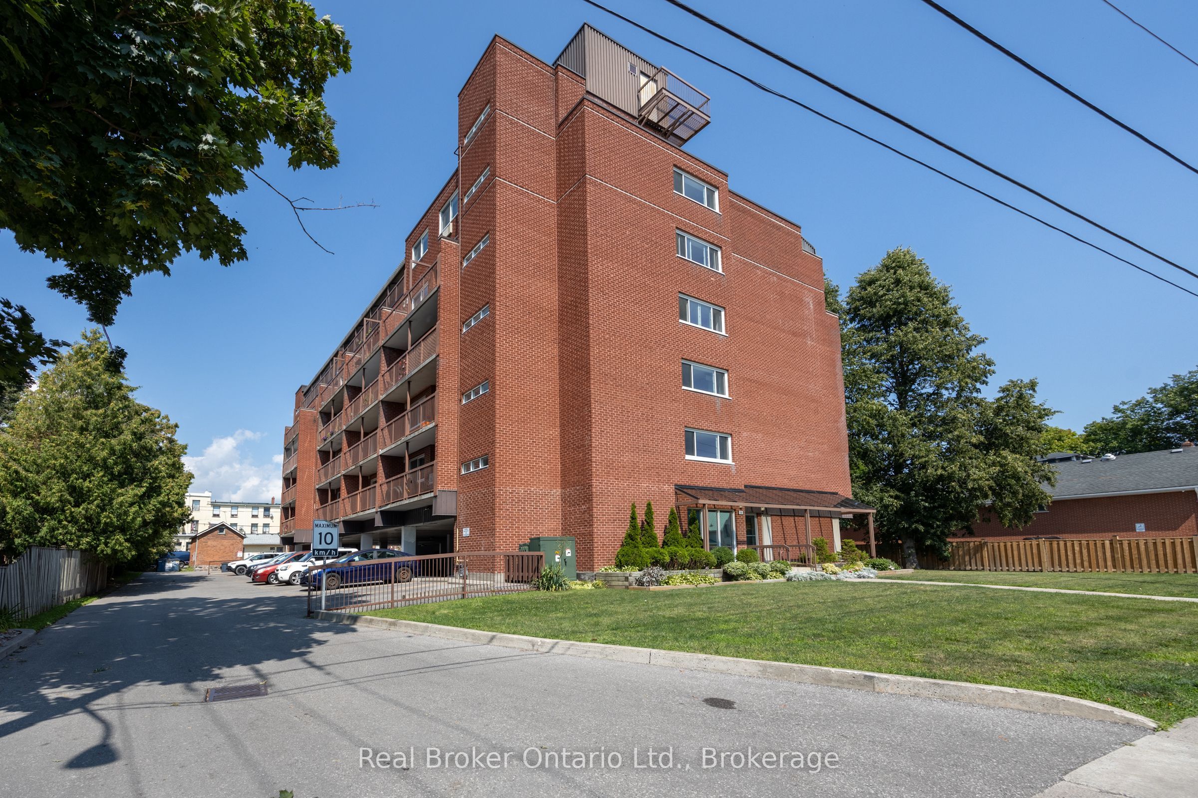 144 Queen Street 504