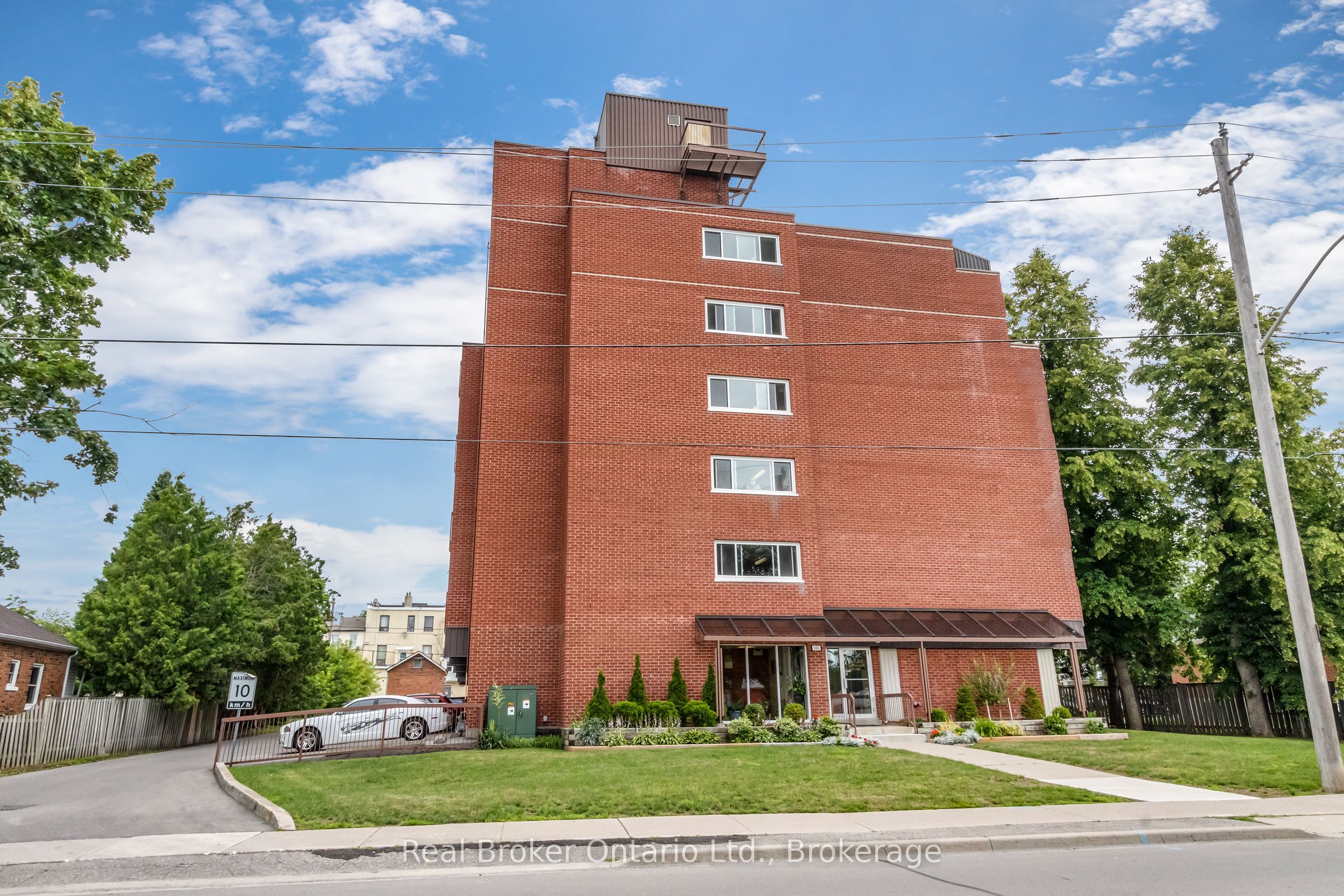 144 Queen Street 504