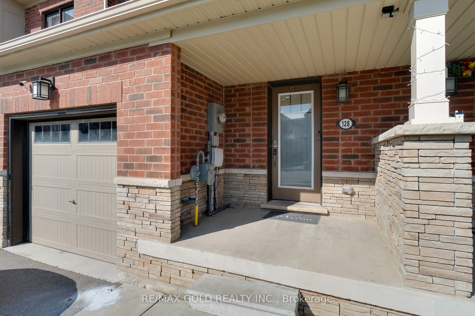 128 Pagebrook Crescent