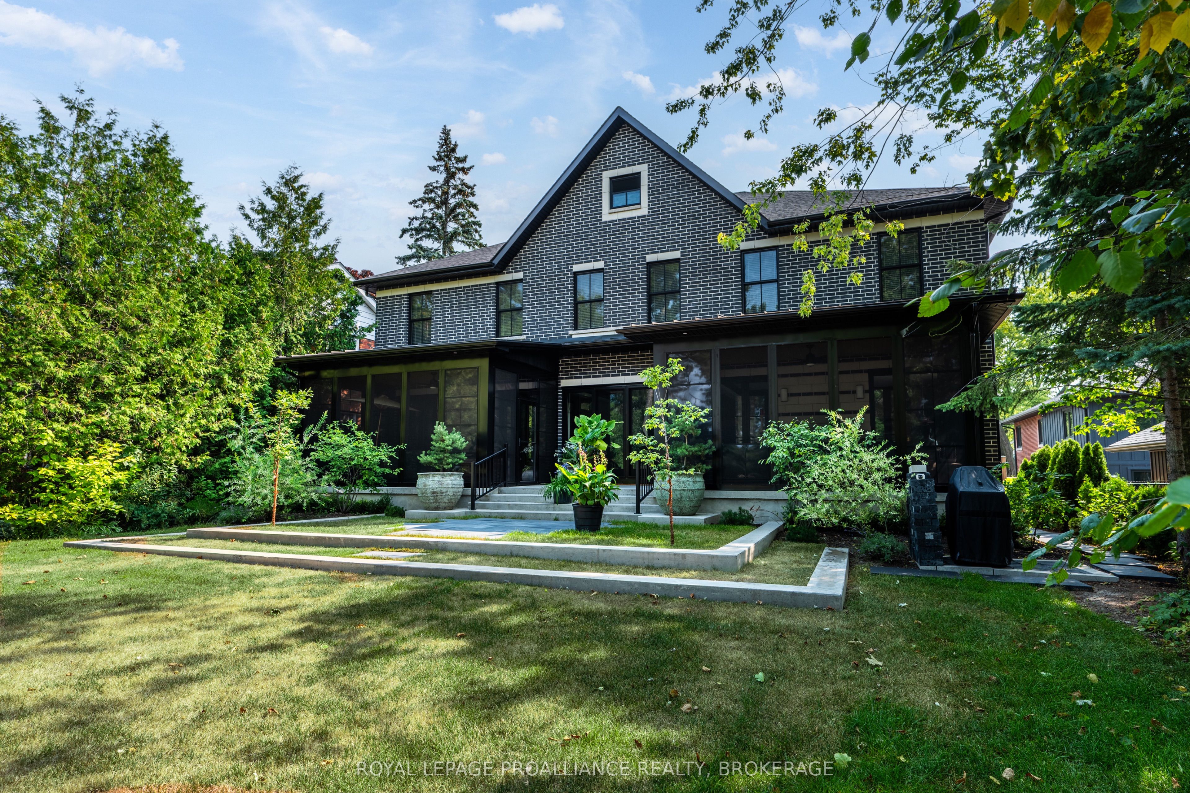 124 Churchill Crescent