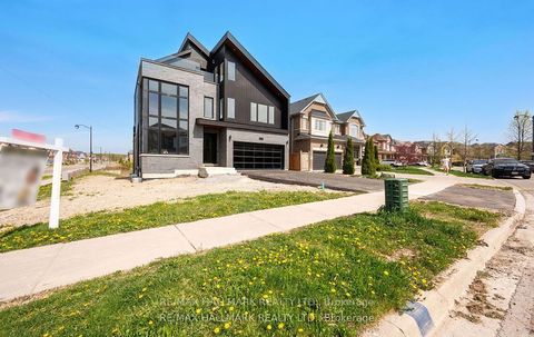 119 Pointon Street Aurora ON L4G 0G6