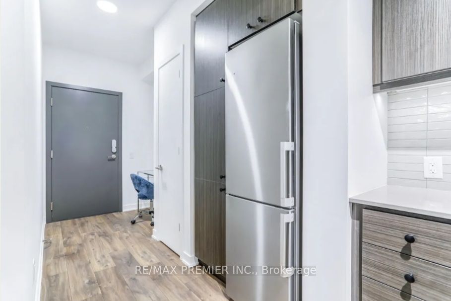 9 Tecumseth Street 406