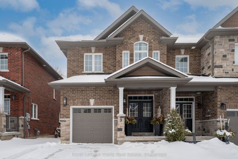 9 Michael Cummings Court Uxbridge ON L9P 0E6