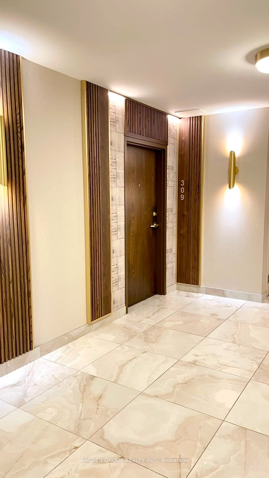 1 Maison Parc Court 309