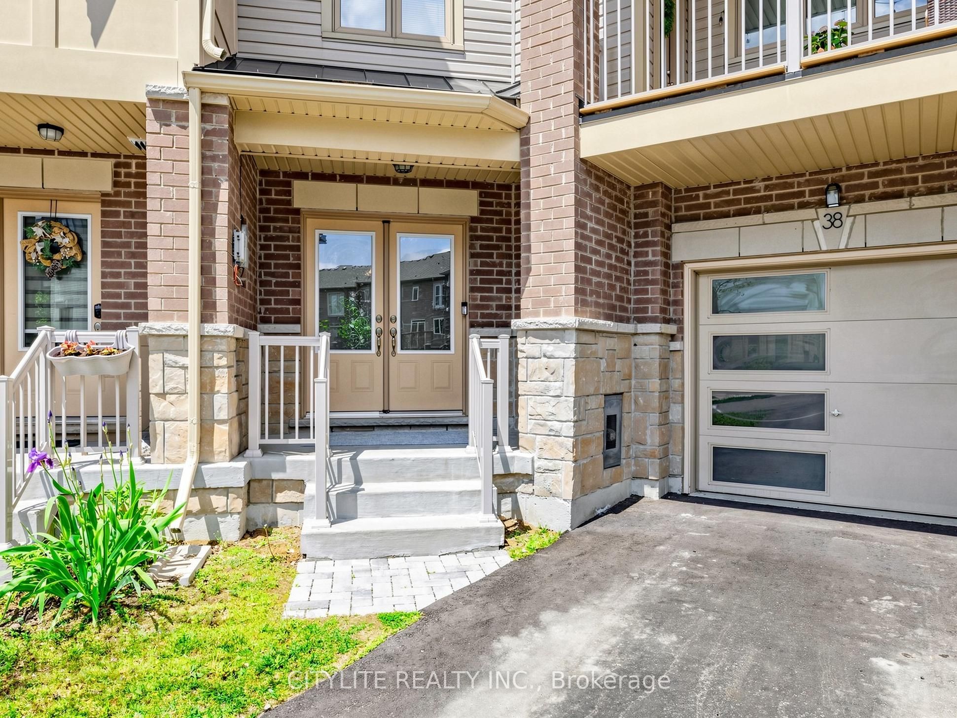 38 Ambereen Place