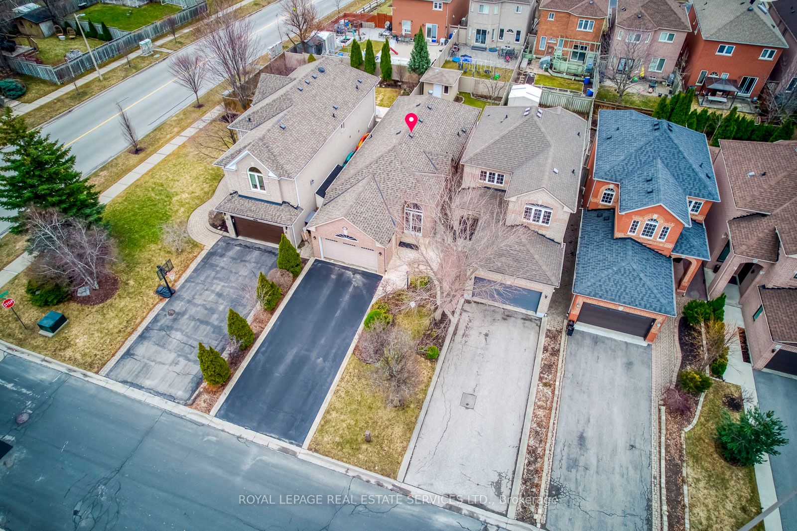 236 Slywood Crescent